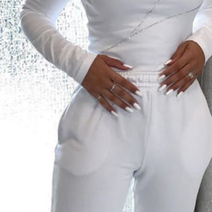 Meet your Posher, Delia